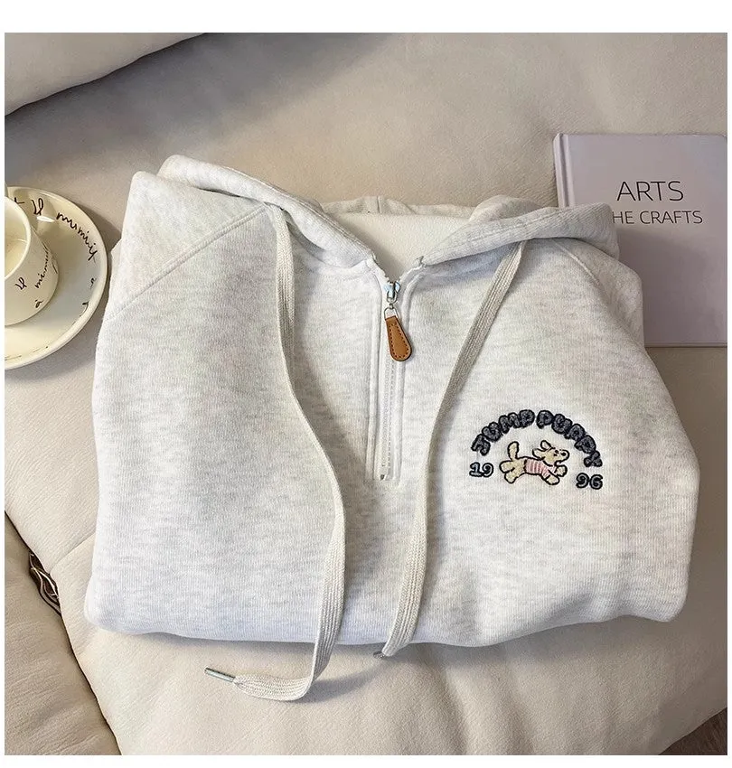 Fashionable cartoon embroidered hooded sweatshirt for women      S4934