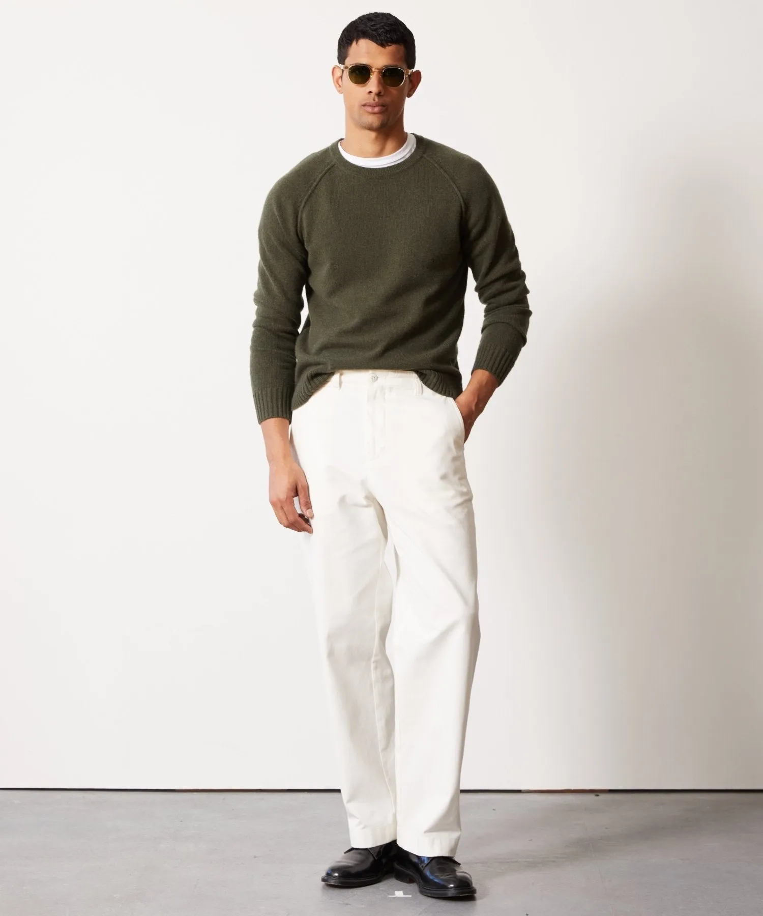 Nomad Cashmere Crewneck in Olive