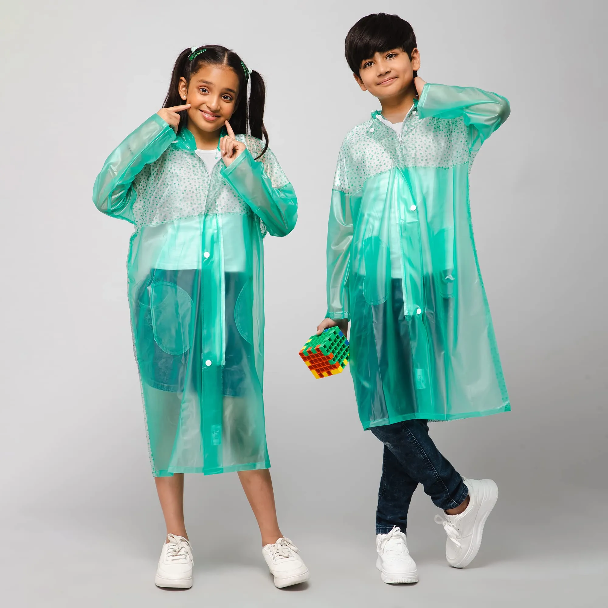 THE CLOWNFISH Drip Dude Series Unisex Kids Waterproof Single Layer PVC Longcoat/Raincoat with Adjustable Hood. Age-6-7 Years (Aqua Green)